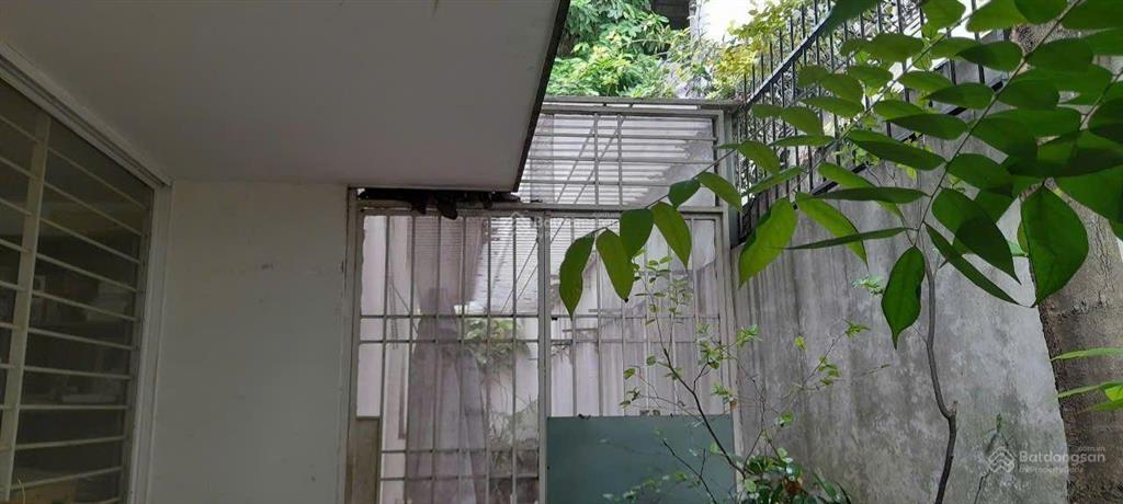 Bán biệt thự tên lửa  10x20m 3 tầng giá chỉ 21.8 tỷ