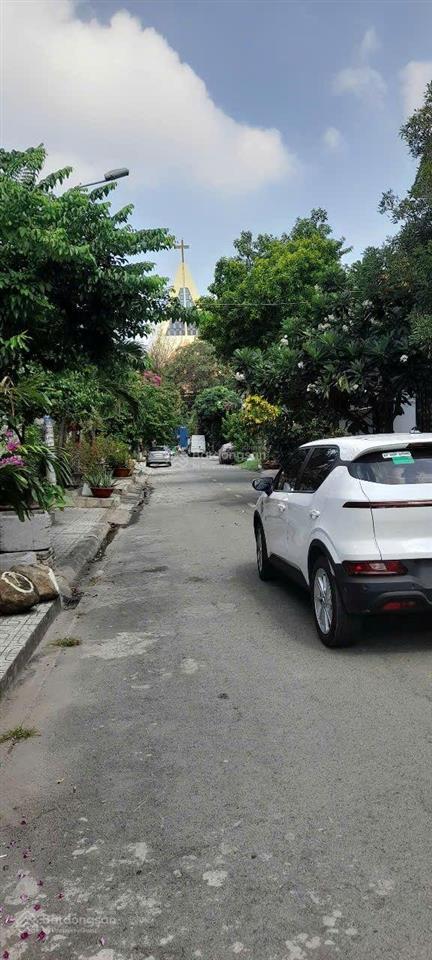 Bán biệt thự tên lửa  10x20m 3 tầng giá chỉ 21.8 tỷ