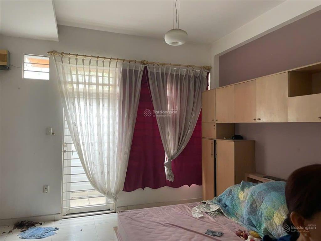 Nhà đẹp mt đường 14m tên lửa  5x20m, 4 tầng giá tốt  chỉ 12 tỷ