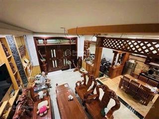 Biệt thự xinh đẹp tên lửa  9x20m 4 tầng nội thất cao cấp ở ngay dtsd 500m2