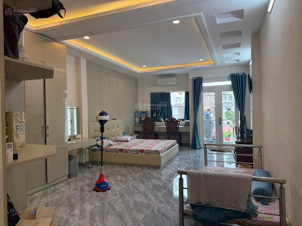 Bán nhà đẹp mtnb tên lửa  4,5x24m 4 tầng tặng full nội thất