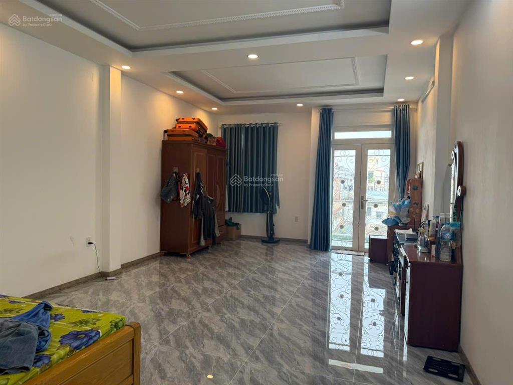 Bán nhà đẹp mtnb tên lửa  4,5x24m 4 tầng tặng full nội thất