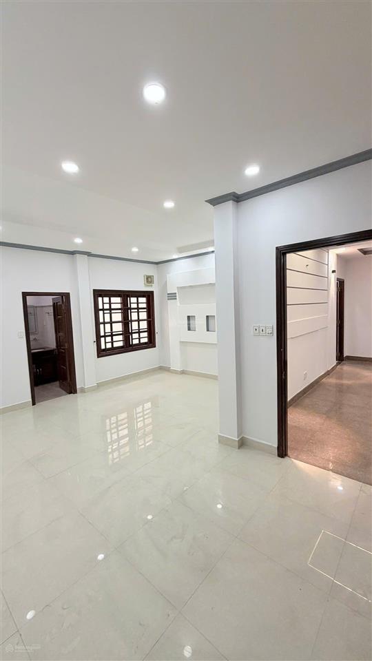 Bán nhanh căn đôi kế bên aeon  12x20m trệt 1 lầu vào ở ngay