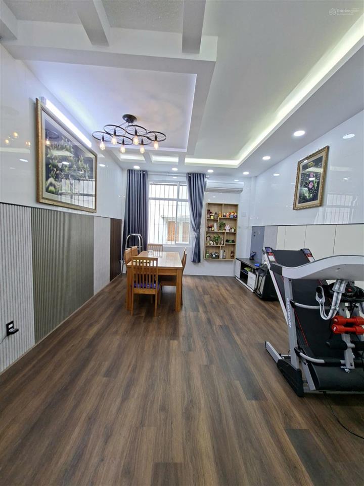 Ngay hoa viên! bán nhà đẹp đường 12m khu bình phú 4 x 18m 4 tầng 5pn  gần trường học bình phú