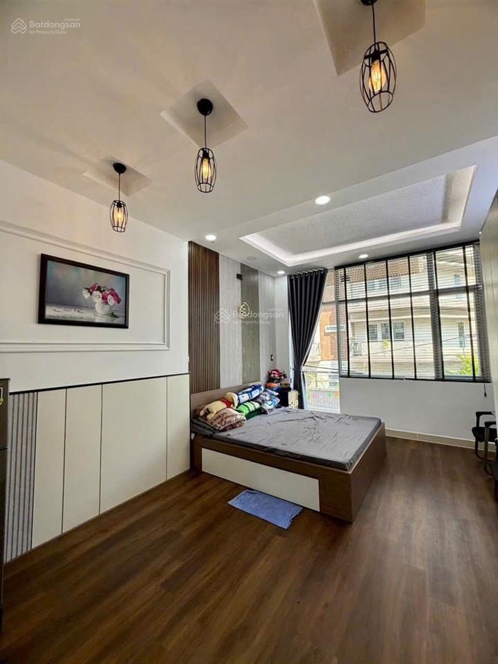 Ngay hoa viên! bán nhà đẹp đường 12m khu bình phú 4 x 18m 4 tầng 5pn  gần trường học bình phú