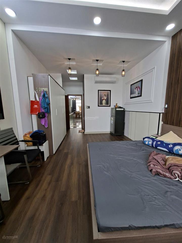 Ngay hoa viên! bán nhà đẹp đường 12m khu bình phú 4 x 18m 4 tầng 5pn  gần trường học bình phú