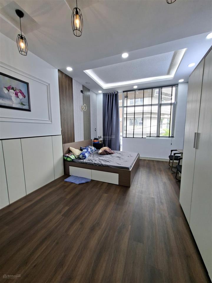 Ngay hoa viên! bán nhà đẹp đường 12m khu bình phú 4 x 18m 4 tầng 5pn  gần trường học bình phú