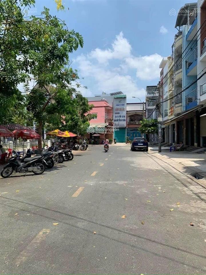 Hiếm !!! đối diện công viên lớn  mtnb đường 110/ bà hom 4 x 16,5m 4 tầng