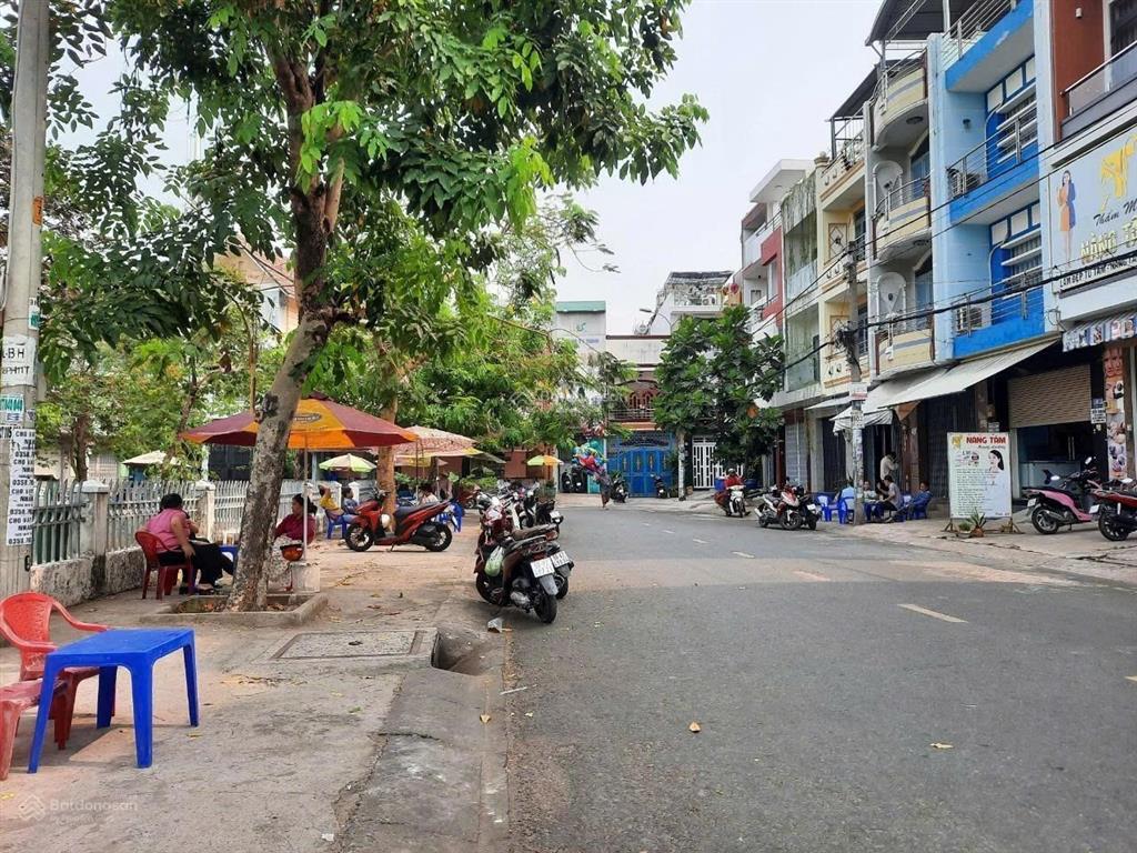 Hiếm !!! đối diện công viên lớn  mtnb đường 110/ bà hom 4 x 16,5m 4 tầng