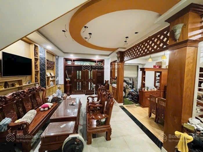 Cặp đôi xinh đẹp tên lửa  9x20m 4 tầng nội thất cao cấp ở ngay dtsd 500m2