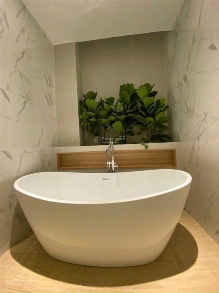 Biệt thự góc đẹp lung linh  7x25m nở hậu 11m 4 tầng sân vườn. thang máy