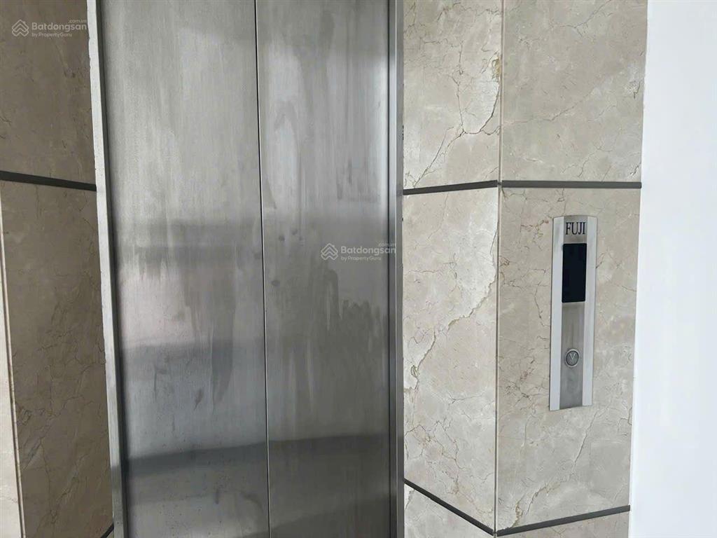 Biệt thự góc đẹp lung linh  7x25m nở hậu 11m 4 tầng sân vườn. thang máy