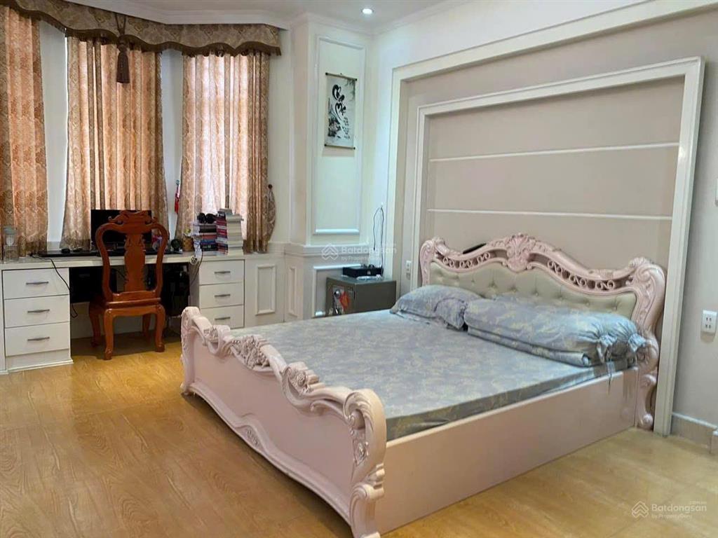 Ngay công viên! full nội thất! biệt thự sân vườn vip 10x20m 1 hầm 3 tầng  gara ô tô  sát đs 7