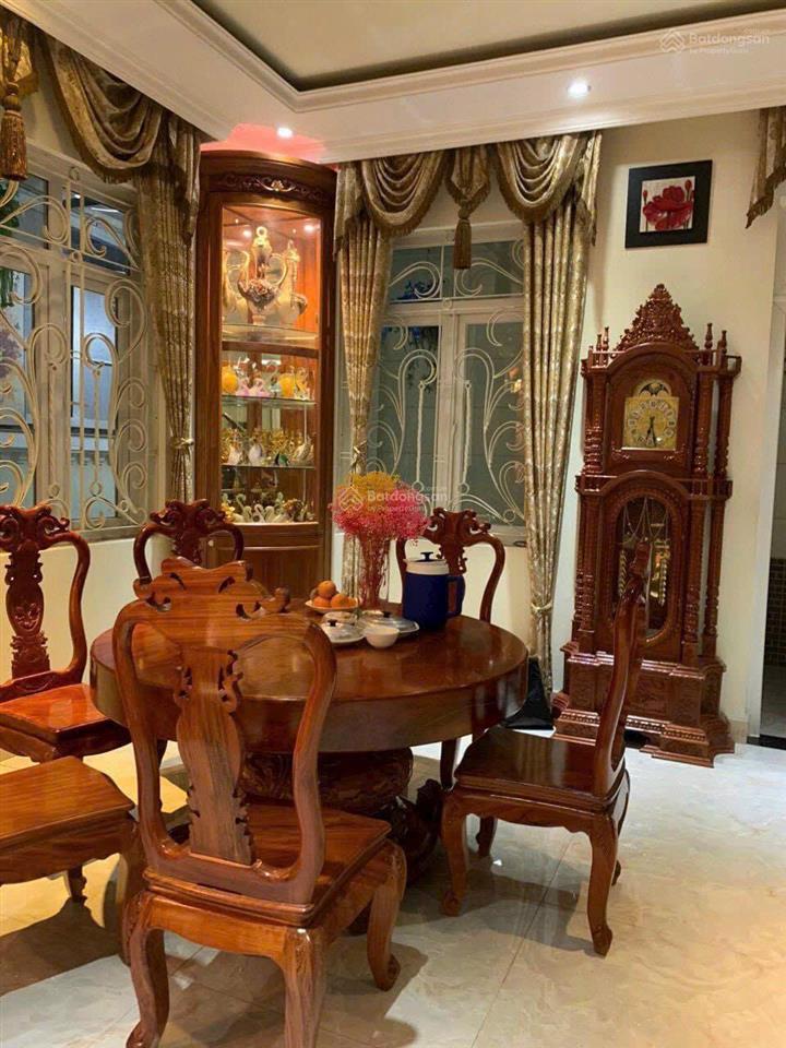 Ngay công viên! full nội thất! biệt thự sân vườn vip 10x20m 1 hầm 3 tầng  gara ô tô  sát đs 7