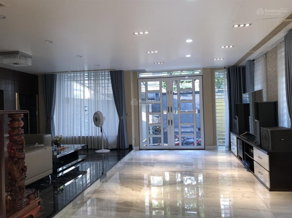 Cho thuê biệt thự đẹp mtkd tên lửa  10x25m, 4 tầng vp hay trưng bày sản phẩm