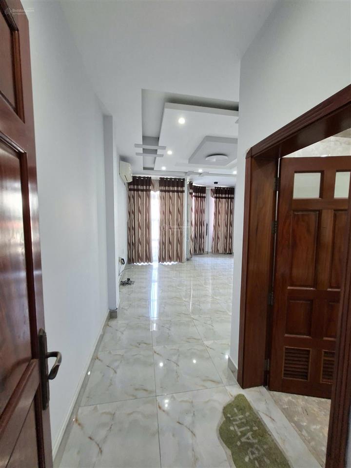Nhà đẹp mtkd tên lửa lề đường 8m kế aeon  4,5x20m 4 tầng 4pn