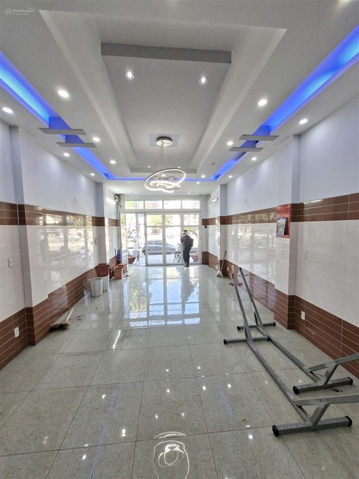 Nhà đẹp mtkd tên lửa lề đường 8m kế aeon  4,5x20m 4 tầng 4pn