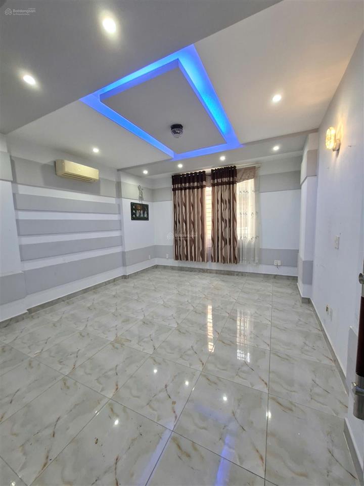 Nhà đẹp mtkd tên lửa lề đường 8m kế aeon  4,5x20m 4 tầng 4pn