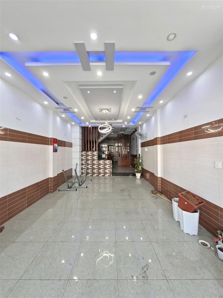 Nhà đẹp mtkd tên lửa lề đường 8m kế aeon  4,5x20m 4 tầng 4pn