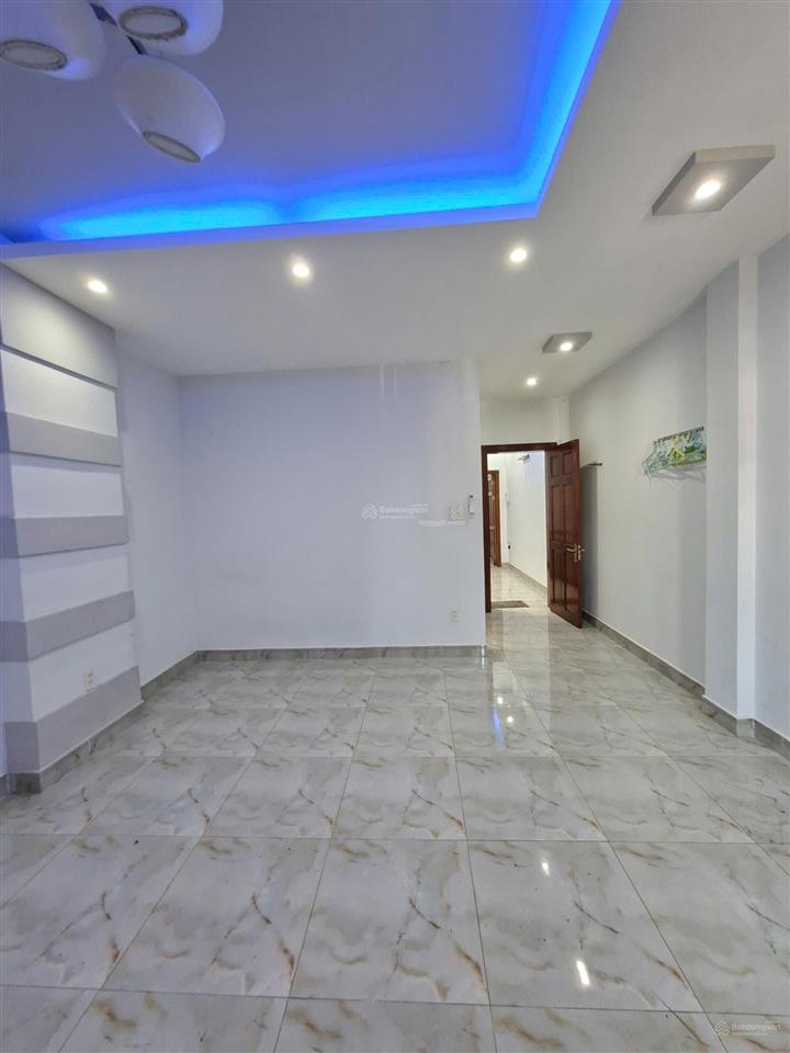 Nhà đẹp mtkd tên lửa lề đường 8m kế aeon  4,5x20m 4 tầng 4pn