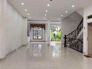 Nhà đẹp tên lửa kế aeon  5x20m 4 tầng lề 5m kd đa ngành