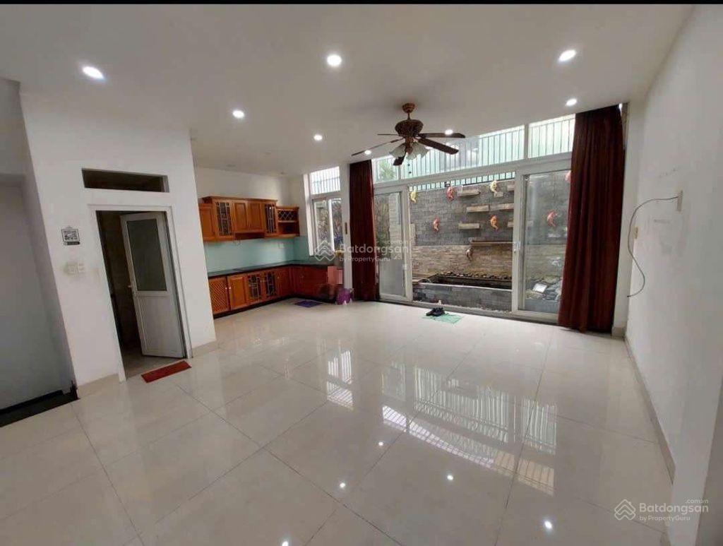 Nhà đẹp tên lửa kế aeon  7x20m 4 tầng lề 5m kd đa ngành