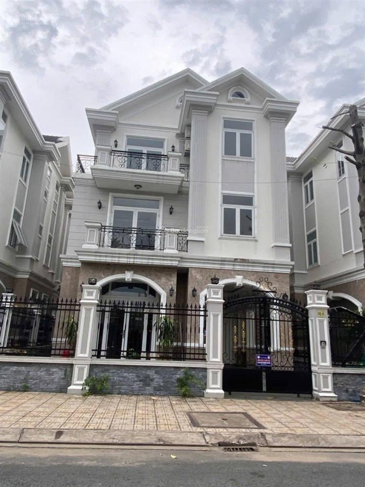 Ngay công viên! biệt thự sân vườn vip 10x20m 1 hầm 3 tầng  gara ô tô  cách aeon 150m2