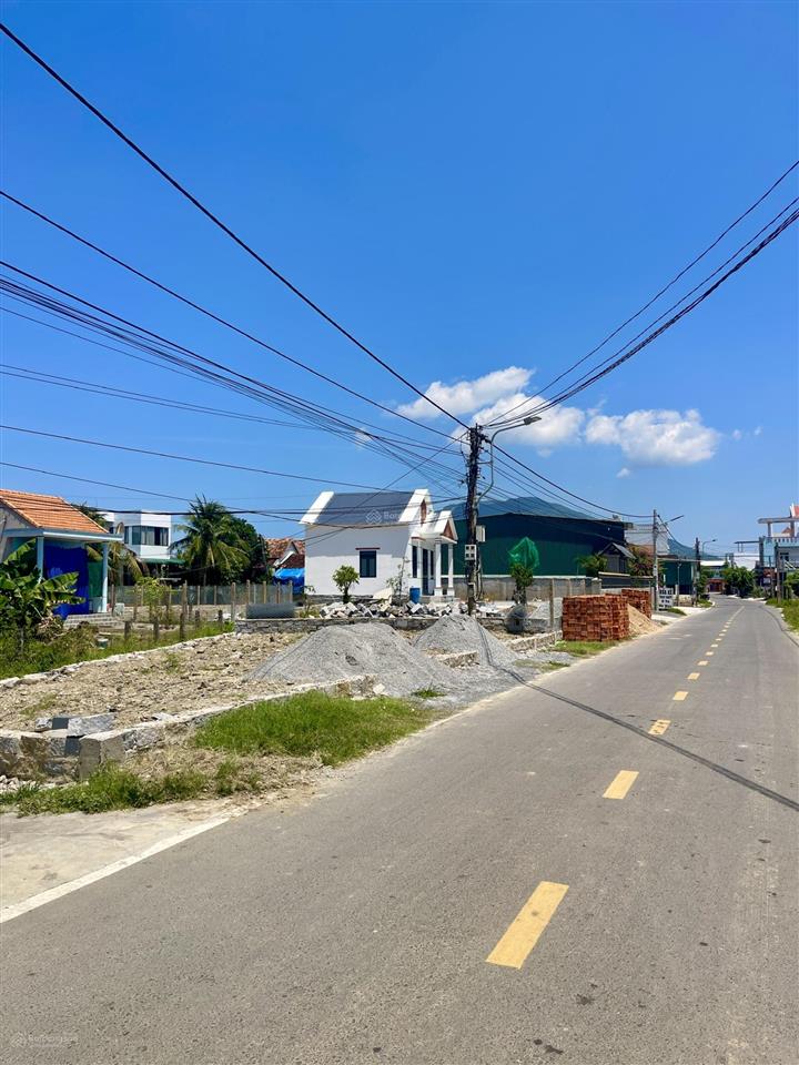 Lvcc kẹt bán lô đất 2 mặt tiền đường nhựa trung tâm phường ninh hòa kề quảng trường 2/4, ngang 7,5m