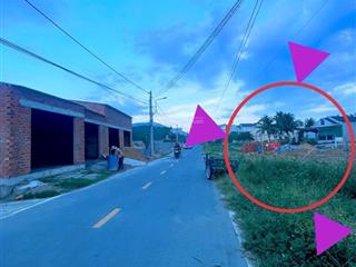 Cc gửi bán lỗ đất phường ninh hòa 2mt đường nhựa kề quảng trường 2/4  0896 681 ***