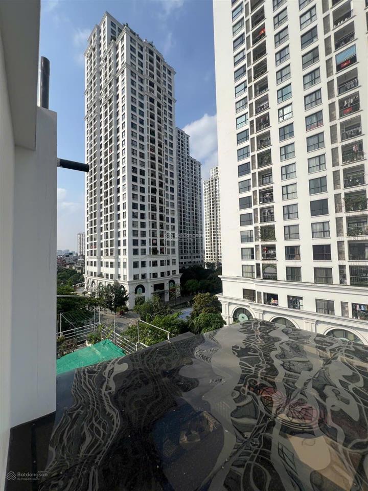 Bán gấp toà nhà mặt phố ngã tư sở  8 tầng thang máy dòng tiền 2 tỷ/năm  vỉa hè ôtô  view royal