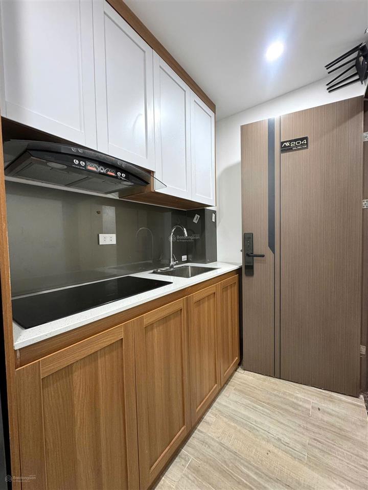 Bán gấp toà nhà mặt phố ngã tư sở  8 tầng thang máy dòng tiền 2 tỷ/năm  vỉa hè ôtô  view royal