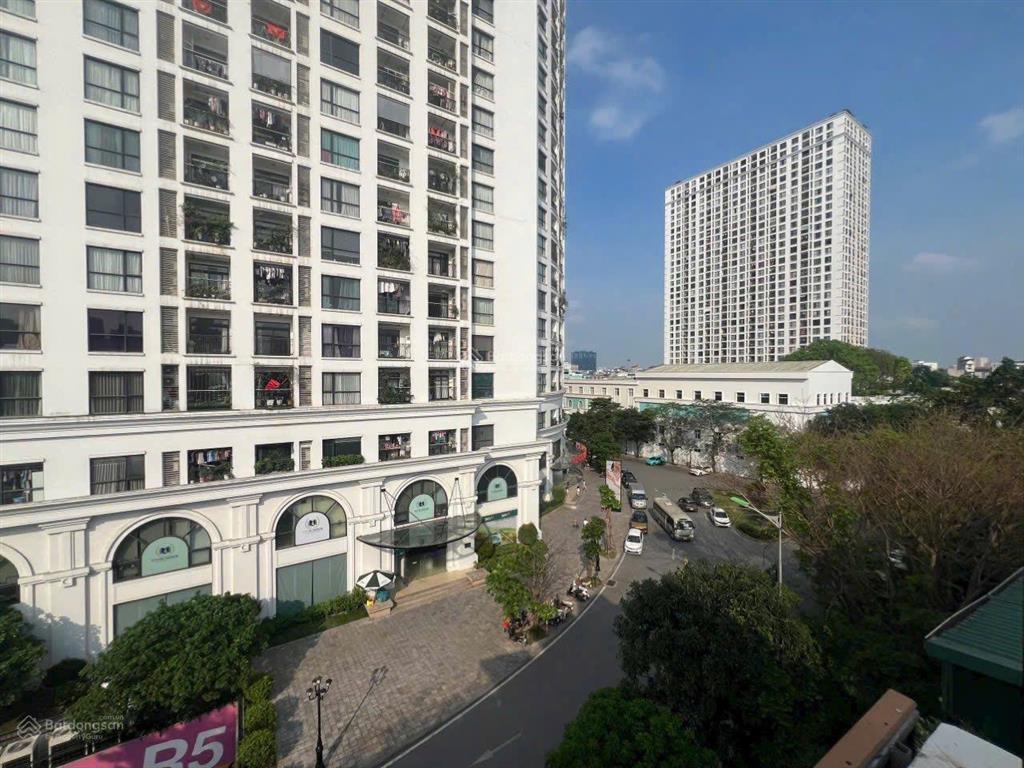 Bán gấp toà nhà mặt phố ngã tư sở  8 tầng thang máy dòng tiền 2 tỷ/năm  vỉa hè ôtô  view royal