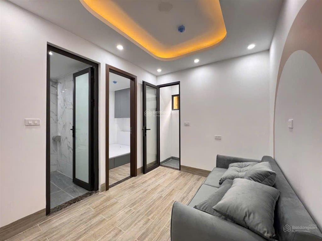 Bán gấp toà nhà mặt phố ngã tư sở  8 tầng thang máy dòng tiền 2 tỷ/năm  vỉa hè ôtô  view royal