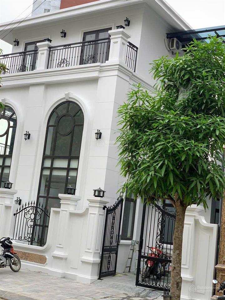 Chính chủ cần bán gấp căn biệt thự lô góc mặt tiền 22m, diện tích 182m2, pháp lý đẹp, chỉ 49,6 tỷ