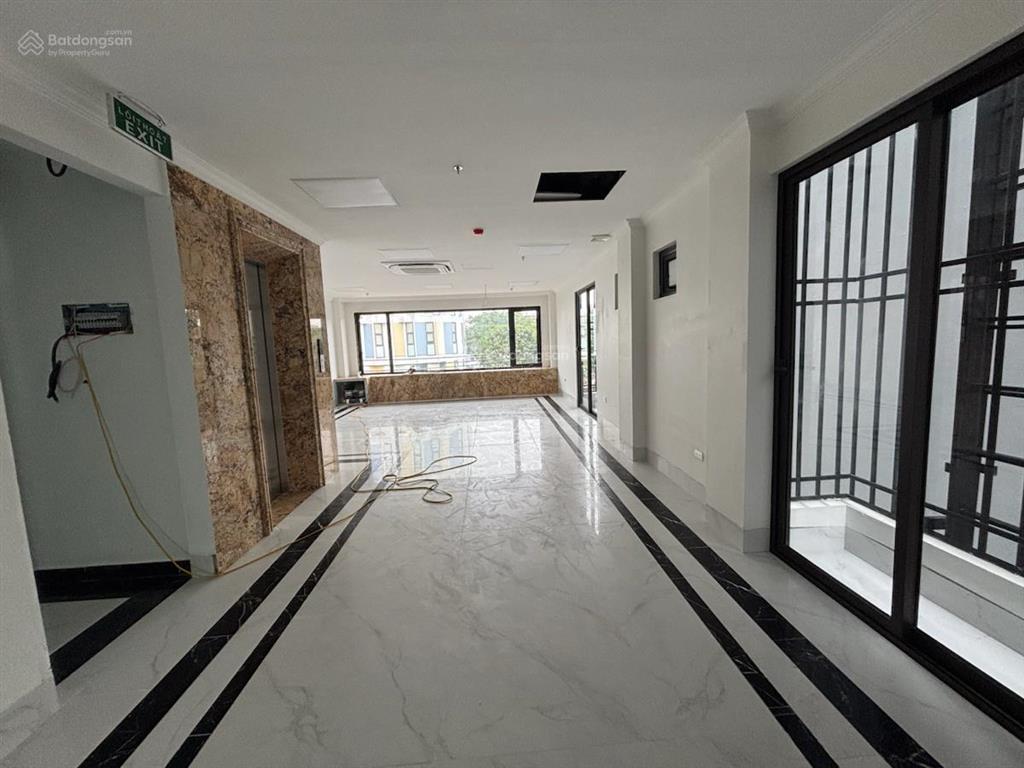 (giảm 3 tỷ) bán gấp toà văn phòng ở ngã tư sở, view hồ, kinh doanh, thang máy, 62m2 x 8t, chỉ 24 tỷ