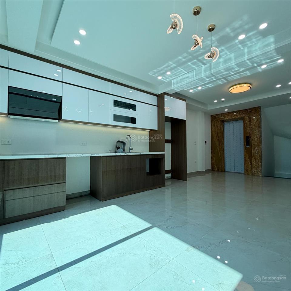 Bán nhà xây mới 8 tầng, ô tô vào nhà, sẵn thang máy tại khu phân lô hoàng văn thái, 40m2, chỉ 18 tỷ
