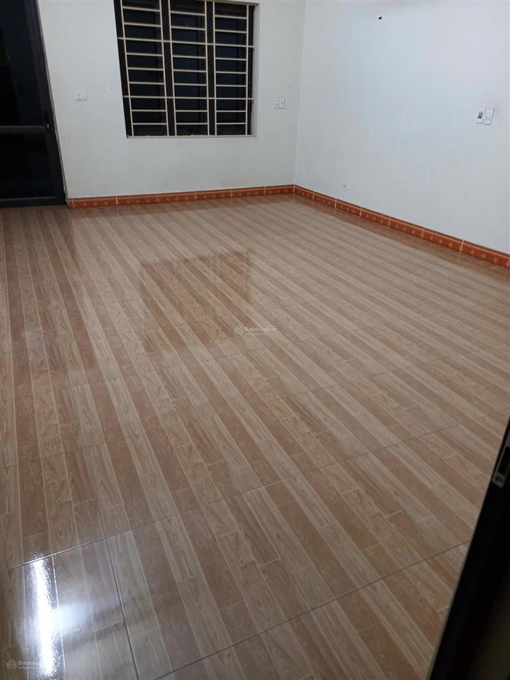 Cho thuê nhà 62m2 x 3 tầng, mặt đường trường chinh gần bến xe mới, vừa ở vừa kinh doanh, 6 triệu/th
