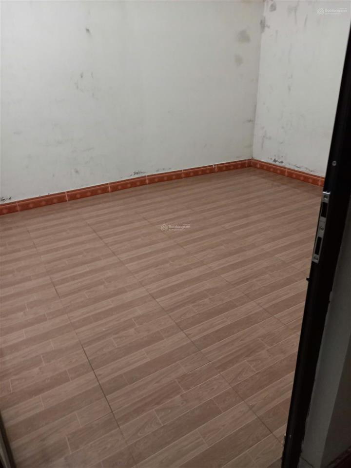 Cho thuê nhà 62m2 x 3 tầng, mặt đường trường chinh gần bến xe mới, vừa ở vừa kinh doanh, 6 triệu/th