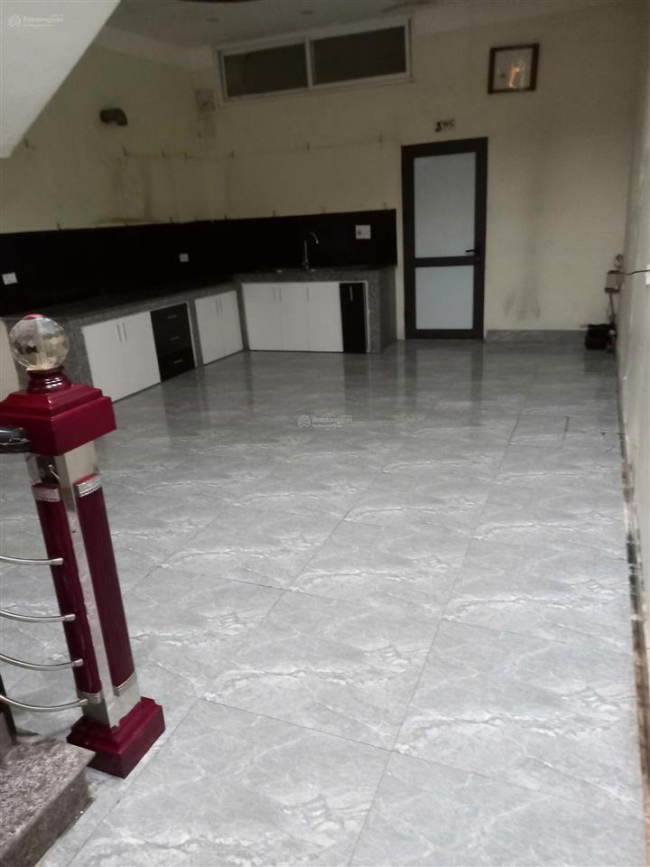Cho thuê nhà 62m2 x 3 tầng, mặt đường trường chinh gần bến xe mới, vừa ở vừa kinh doanh, 6 triệu/th