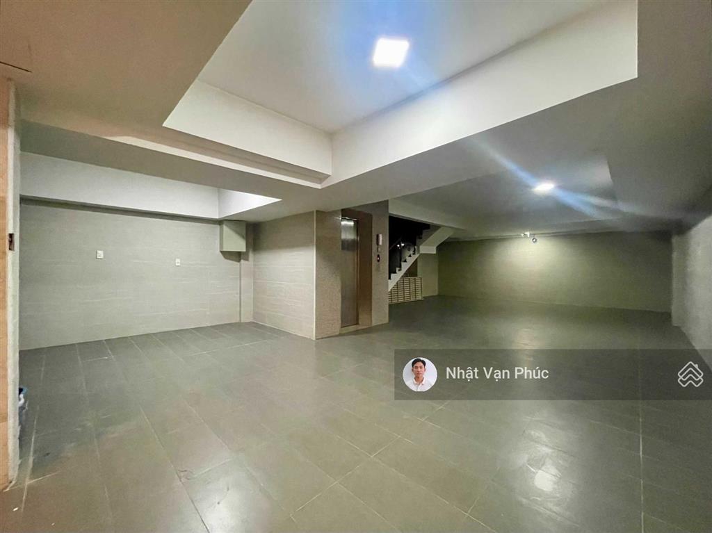 Nguyên căn 7x20m, hầm 5 tầng, view công viên, có thang máy, máy lạnh  kđt vạn phúc. giá tốt 62tr