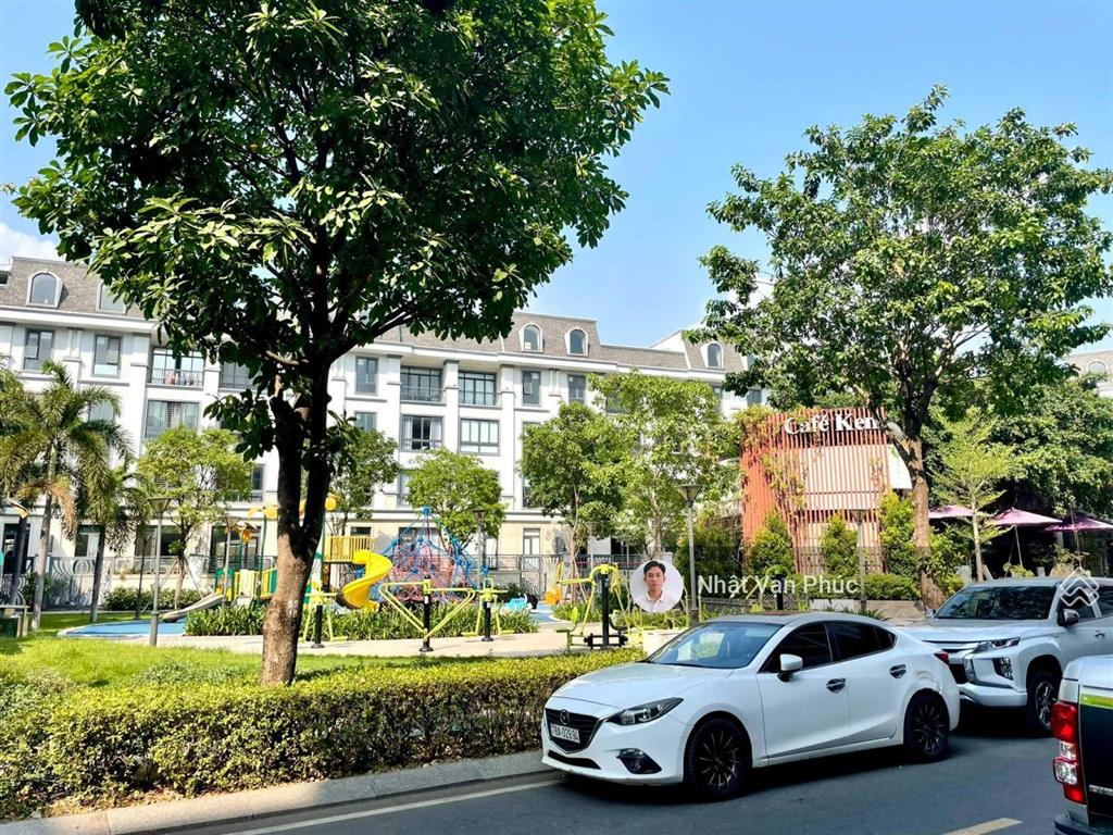 Nguyên căn 7x20m, hầm 5 tầng, view công viên, có thang máy, máy lạnh  kđt vạn phúc. giá tốt 62tr