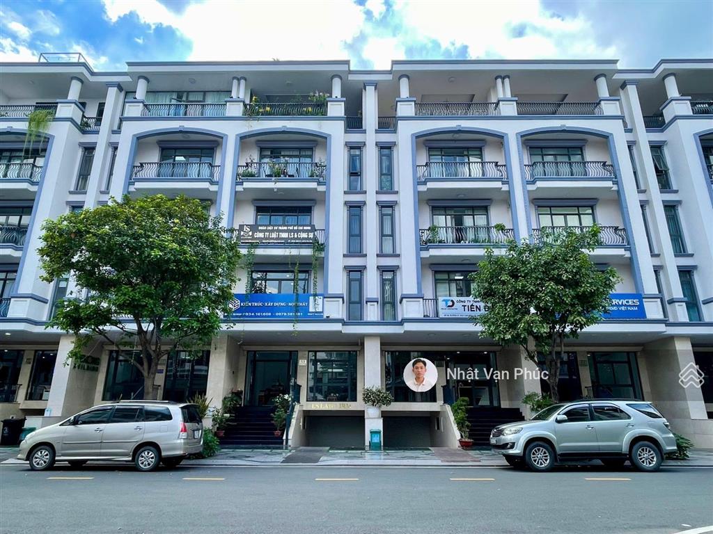 Nguyên căn 7x20m, hầm 5 tầng, view công viên, có thang máy, máy lạnh  kđt vạn phúc. giá tốt 62tr