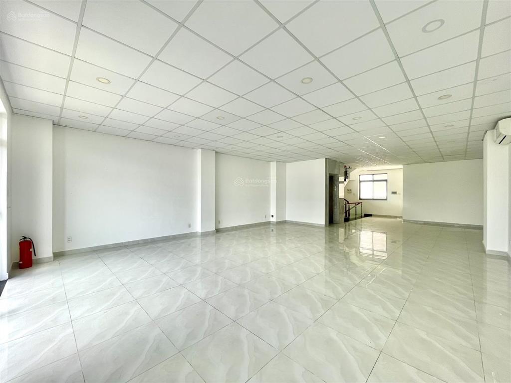 Nguyên căn 7x20m, hầm 5 tầng, view công viên, có thang máy, máy lạnh  kđt vạn phúc. giá tốt 62tr