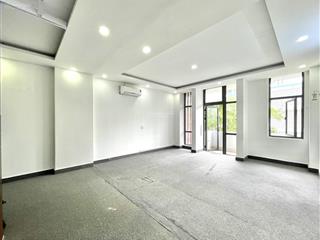 Cho thuê văn phòng 35m2 có ban công, máy lạnh, lối đi riêng biệt. giá chỉ 6.5 triệu/th