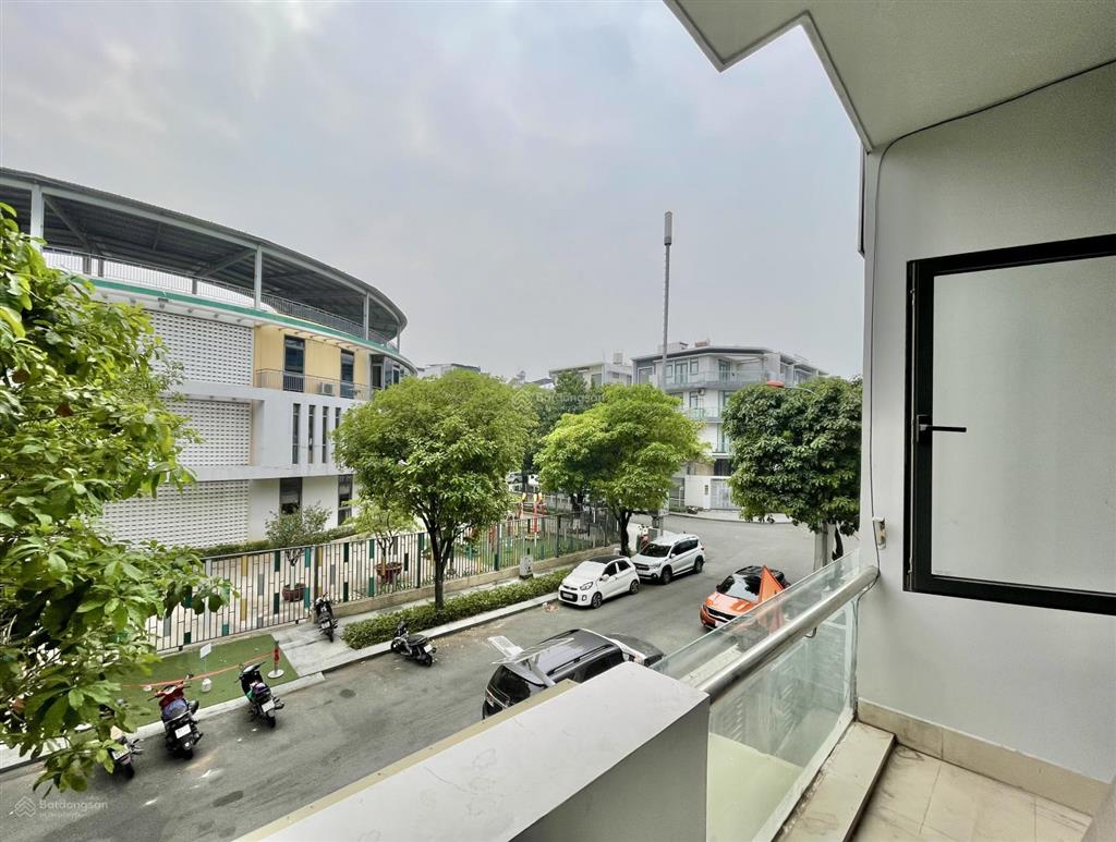 Cho thuê văn phòng 35m2 có ban công, máy lạnh, lối đi riêng biệt. giá chỉ 6.5 triệu/th