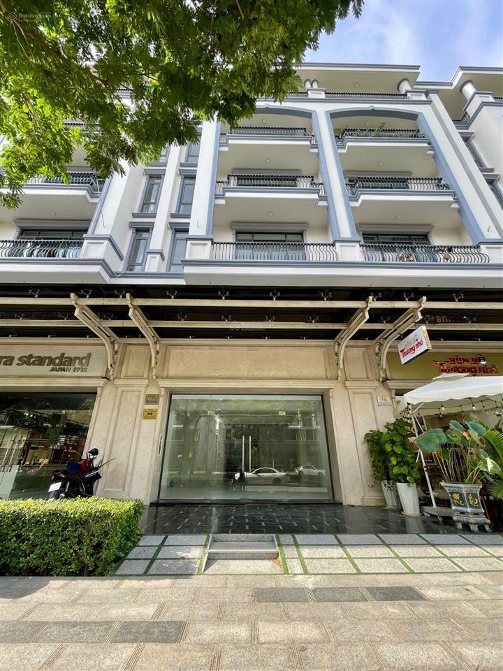 Trệt + lửng nguyễn thị nhung 180m2 giá chỉ 30 triệu/th, lối đi riêng biệt, có hầm xe
