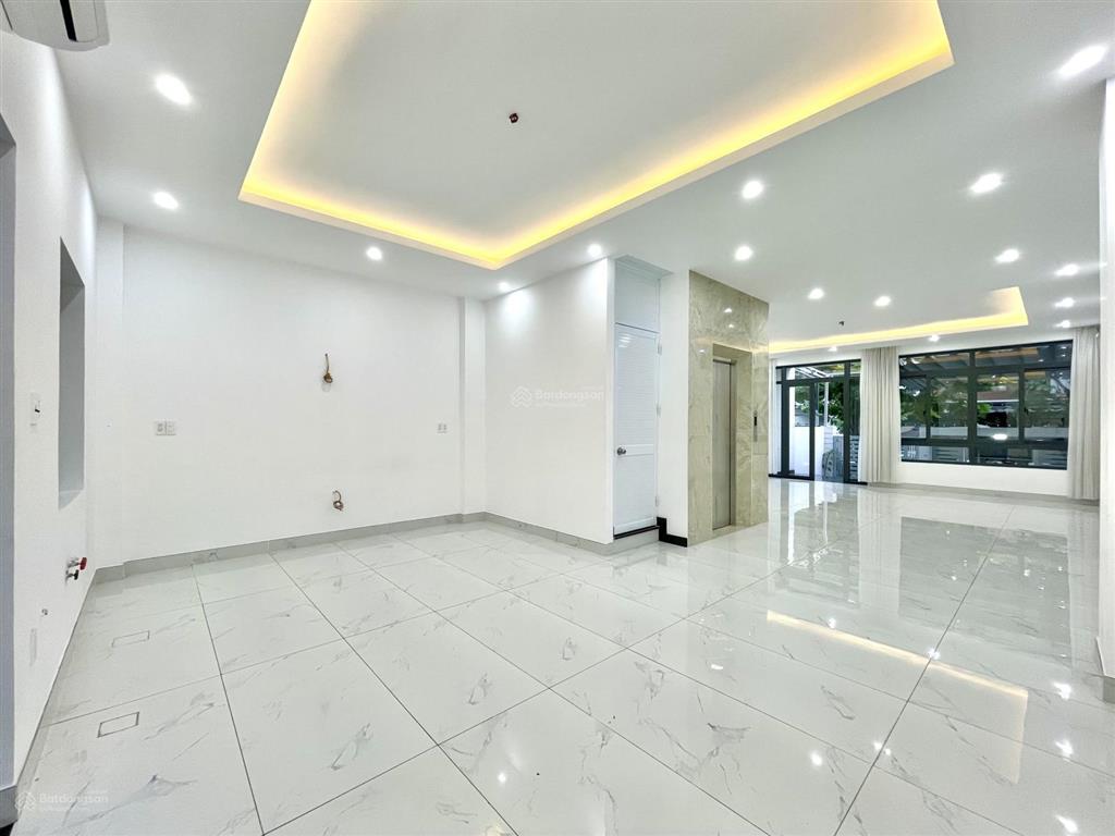 Tầng trệt 6x20 view công viên, đường lớn 25m giá tốt chỉ 15 triệu/th