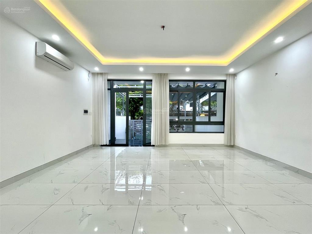 Tầng trệt 6x20 view công viên, đường lớn 25m giá tốt chỉ 15 triệu/th