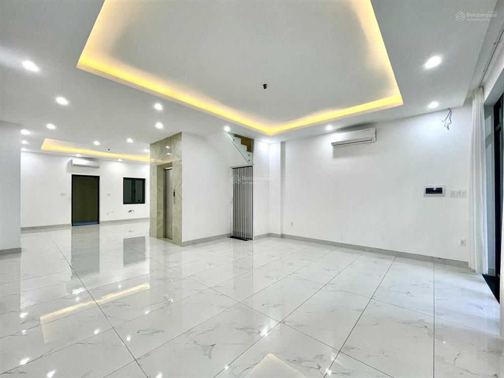 Tầng trệt 6x20 view công viên, đường lớn 25m giá tốt chỉ 15 triệu/th