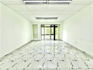 Văn phòng 35m2 có ban công, thang máy. giá chỉ 7.5 triệu/th
